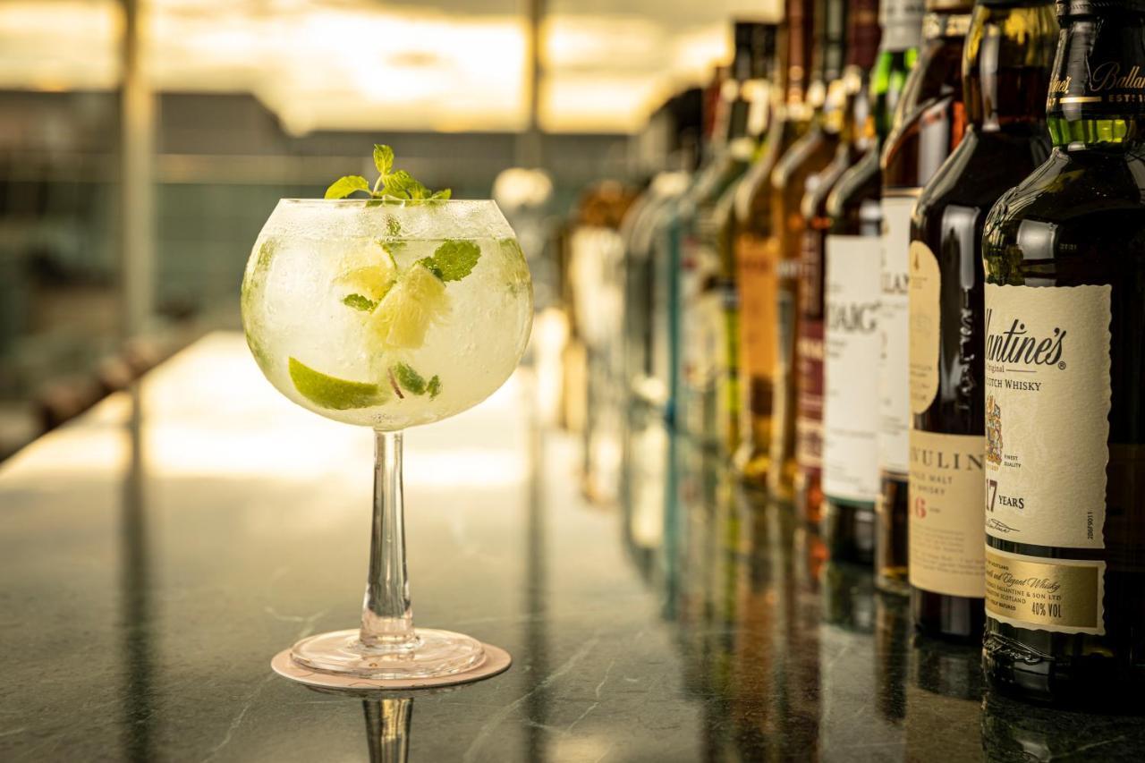 Miyako Hotel Hakata Фукуока Экстерьер фото A gin and tonic